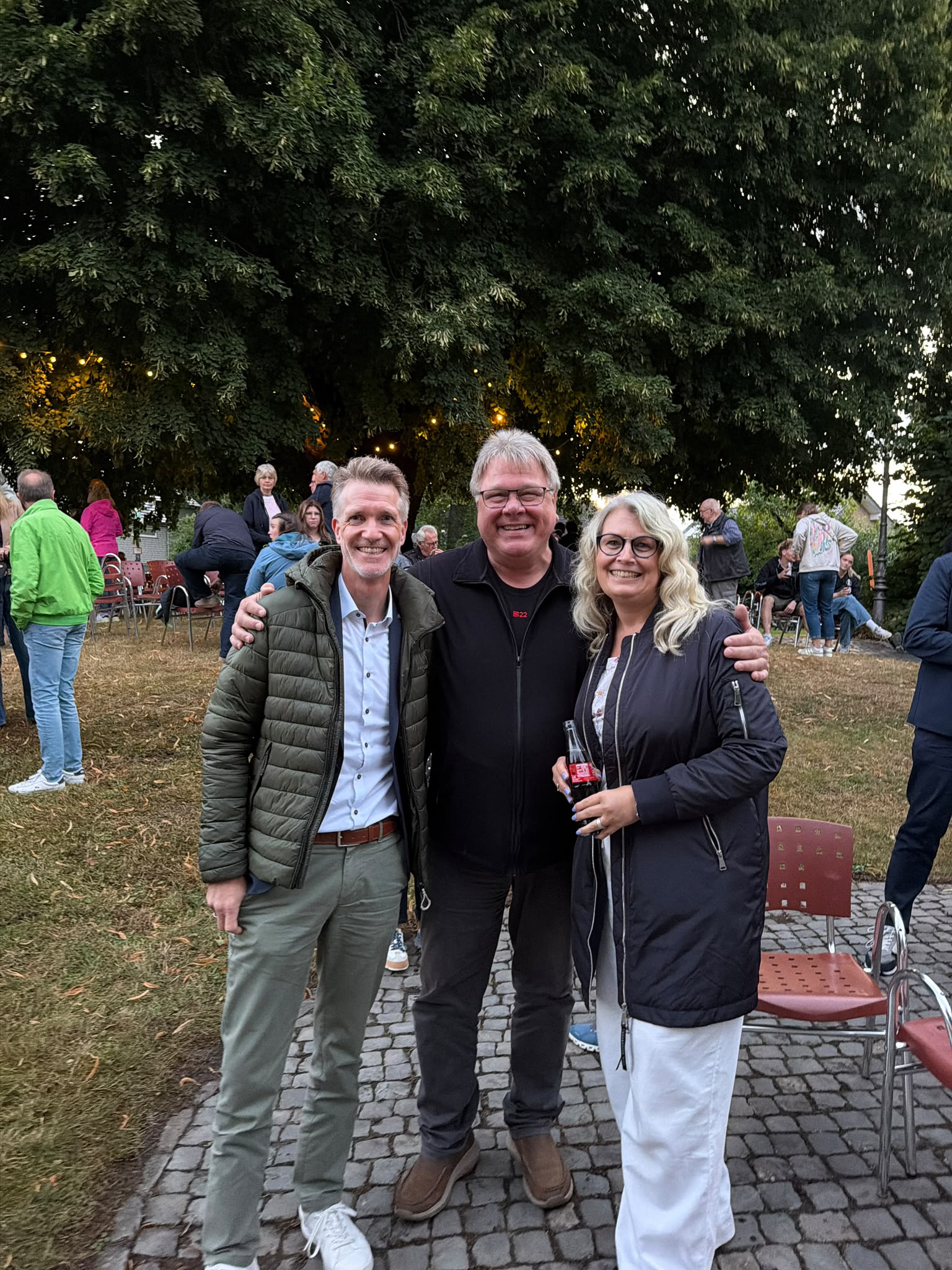 J�rg Oberwestberg, Frank Schlattmann, Angelika Kleine-K�nig